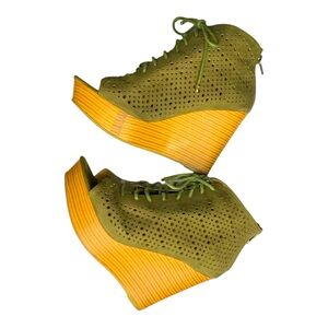 - Report Sz. 7 Army Green Wedges